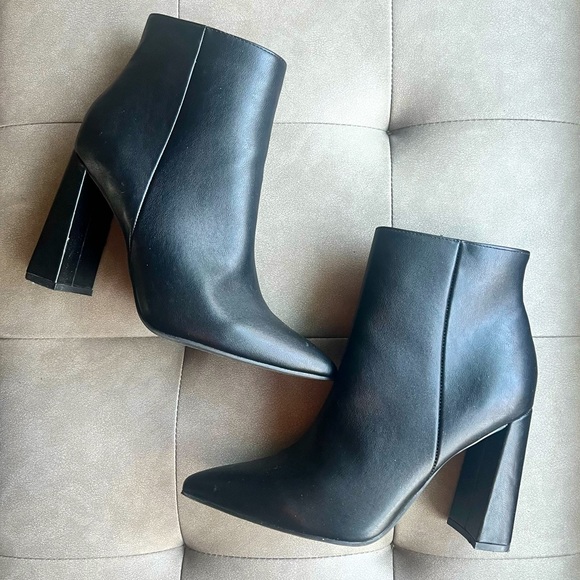 Pointy Toe Chunky Heel Short Boots